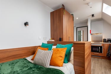 1 bed studio, 40-41 High Street, Englefield Green, Egham, TW209DP - Image 9